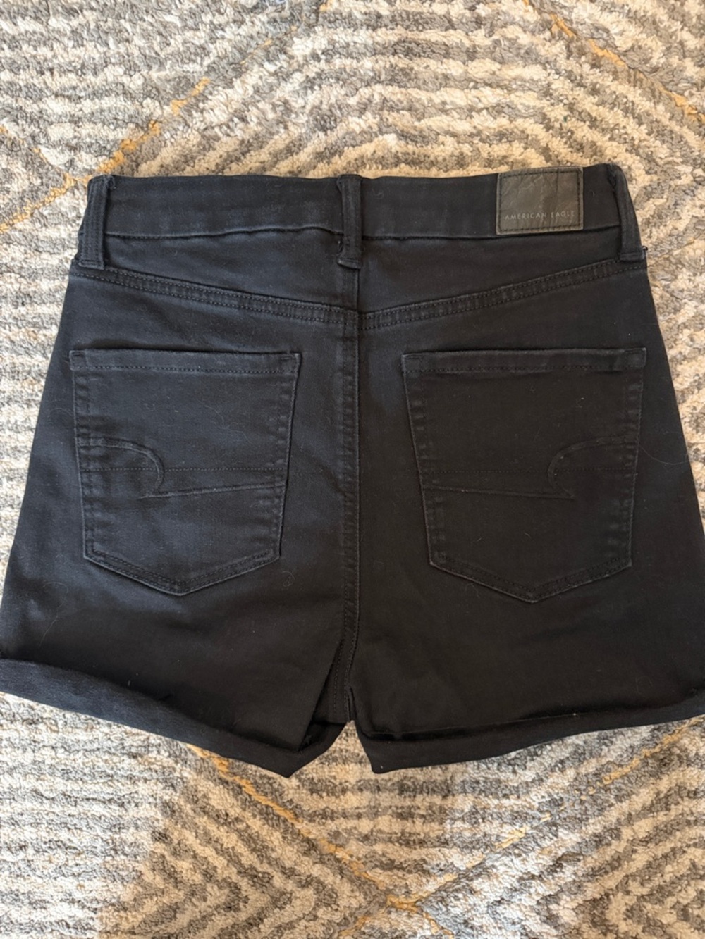 American Eagle Curvy Hi Rise Shortie Sz 4 Black Denim Shorts - Picture 5 of 6
